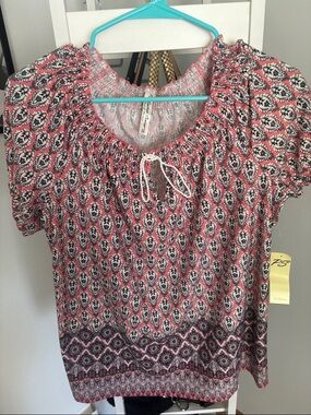 PerSeption Concept Coral and Black Printed Peasant Blouse